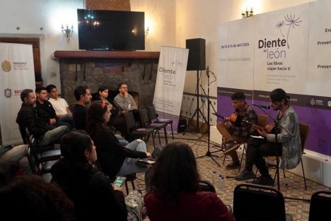 Este fin de semana en el marco del Día Internacional del Libro, se lleva a cabo en el Centro Cultural Coatepec, el Festival Diente de León, con diversas actividades de promoción y fomento a la lectura. 