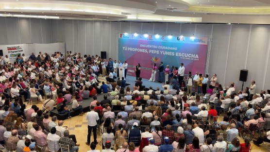 Por invitación a Claudio X Gonzalez, Gabriela Sterling, Ana Lucía Medina y Beatriz Leycegui, y a las asociaciones: PoderCiudadano Mx X Mx UNE México Sí Por México Frente Cívico Nacional Sociedad Civil México, el candidato José Yunes Zorrilla sostuvo un encuentro ciudadano en la ciudad de Xalapa.   