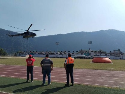 El Puesto de Comando que coordina la atención al incendio del paraje Ocozotitla del predio Tenango en Río Blanco informan que esta mañana se han integrado a las fuerzas de tarea dos aeronaves que brindarán apoyo de combate aéreo a las brigadas terrestres.