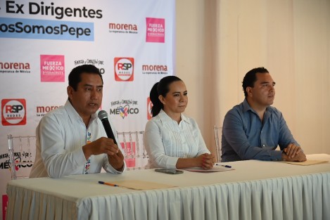Los reconocidos lideres políticos prometen medio millón de votos al candidato del PAN, PRI, PRD. Con tantos seguidores, no será extraño verlos como candidatos a alguna de las diputaciones.