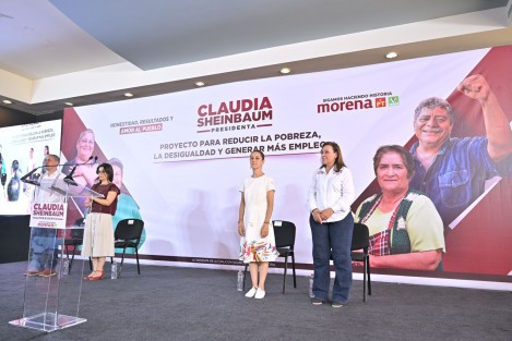 La candidata presidencial de Morena, Claudia Sheinbaum, presentó en Tuxpan, Ver., el Proyecto para reducir la pobreza, la desigualdad y generar más empleo, como parte de su campaña.