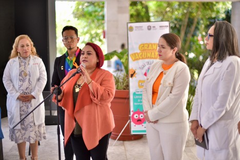 En el marco de la campaña estatal Gran Vacunatón, del 22 de abril al 31 de mayo, la presidenta de la Mesa Directiva de la LXVI Legislatura, diputada Adriana Esther Martínez Sánchez, se pronunció por continuar recuperando el esquema completo de vacunación y realizar un frente ante las alertas epidemiológicas generadas por enfermedades virales, como lo es el sarampión.