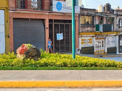 Xalapa despertó muy temprano este domingo debido al Maratón Atenas Veracruzana. Cierre de calles desde la madrugada, pero también la participación de muchos deportistas locales. Los 42 kms, se los llevó... el keniano. 