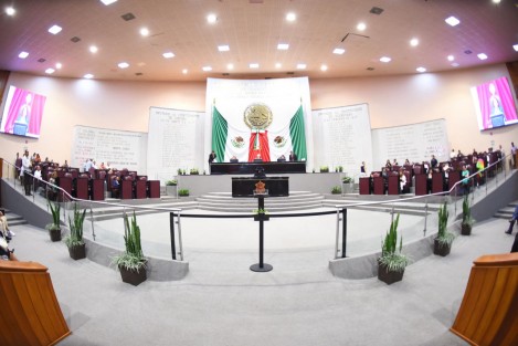 El Pleno de la LXVI Legislatura del estado de Veracruz aprobó por mayoría de votos el Acuerdo de la Junta de Coordinación Política, por el que se reestructuró la conformación de diversas comisiones legislativas, como resultado de las solicitudes de licencia de diputadas y diputados propietarios para separarse del cargo temporalmente.