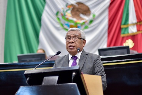 El diputado Genaro Ibáñez Martínez presentó al Pleno de la LXVI Legislatura la Iniciativa con Proyecto de Decreto que reforma disposiciones del Código Penal del estado, con la finalidad de actualizar lo relativo al abuso sexual de menores y proponer penas más severas para los autores de dicha conducta delictiva.