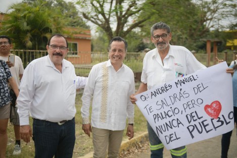  presidente Andrés Manuel López Obrador arribó al nuevo Hospital IMSS Bienestar de la comunidad de Naranjos para evaluar el avance de la obra; acompañado por el gobernador Cuitláhuac García Jiménez supervisó los trabajos respecto a su construcción y funcionamiento, a fin de constatar que el inmueble que durante años permaneció en el abandono, en próximos meses acerque una atención integral y de calidad a la población. 