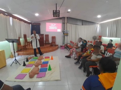 La Secretaría de Salud y Servicios de Salud de Veracruz, a través de la Jurisdicción Sanitaria XI con sede en Coatzacoalcos, capacitó a niñas, niños y adultos, sobre prevención de accidentes escolares y primer respondiente ante una emergencia.