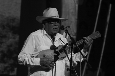 La comunidad sonera está de luto ante la pérdida de uno de sus pilares. Don Andrés Vega Delfín. El Güero Vega, fallecido este 9 de mayo en Boca de San Miguel, Ver. a la edad de 93 años. D. E. P.