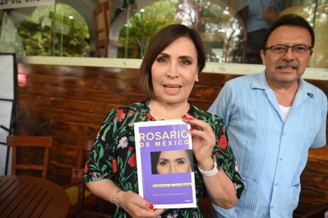La ex secretaria Sedesol, Rosario Robles, visitó la ciudad de Xalapa para la presentación de su libro Rosario de México,  el cual habla sobre su experiencia en la cárcel.