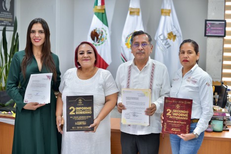 La presidenta de la Mesa Directiva de este Congreso, diputada Adriana Esther Martínez Sánchez, recibió del presidente municipal de Gutiérrez Zamora, Frans Aparicio Reyes, el segundo informe de gobierno correspondiente al año 2023.