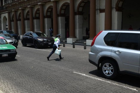 Afortunadamente fue auxiliado a tiempo por cuerpos de emergencia para ser trasladado a un hospital.  