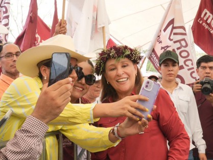  El aliento del pueblo y la solidaridad de las mujeres veracruzanas son más que suficiente para salir avante de la violencia política de género que el PRIAN y los Yunes han ejercido contra una servidora y próxima gobernadora, una mujer fuerte y empoderada, agradeció aquí la candidata al gobierno de Veracruz por Morena, PT, Partido Verde y Fuerza por México, Rocío Nahle García.