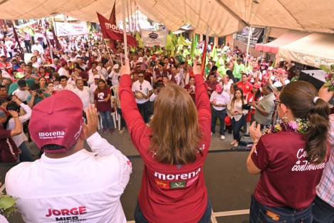 Tanto en Tlaltetela como en Apazapan, los ciudadanos y ciudadanas presentes demostraron su apoyo incondicional así como su cariño y confianza a Rocío Nahle, algo que dijo, agradece. 