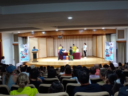 Este domingo se llevó a cabo en el auditorio del MAX la premiación del festival de teatro infantil Chicos y Chicas a Escena, el cual contó con la participación de infantes de varias ciudades delo país. Un éxito. 