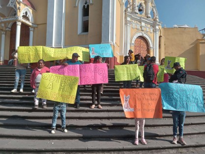 Padres de familia exigen profesor para la escuela Santa Ana, Tierra y Libertad, de Jalacingo, Ver.. Expusieron que los estudiantes llevan 3 meses sin docente.