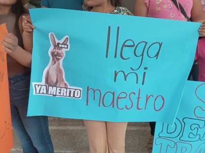 Padres de familia exigen profesor para la escuela Santa Ana, Tierra y Libertad, de Jalacingo, Ver.. Expusieron que los estudiantes llevan 3 meses sin docente.
