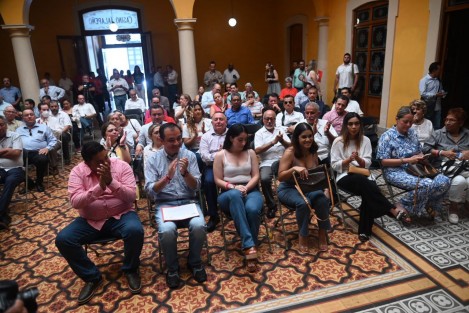 El candidato a diputado  federal Américo Zúñiga presentó la plataforma digital Participa en el Casino Español.