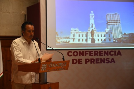 El gobernador Cuitláhuac García Jiménez reiteró que será solicitada a la Fiscalía General de la República investigación por tráfico de influencias, corrupción y contubernio de autoridades estatales y municipales, jueces y empresas creadas en el gobierno anterior para la construcción de la Torre Centro Veracruz. 