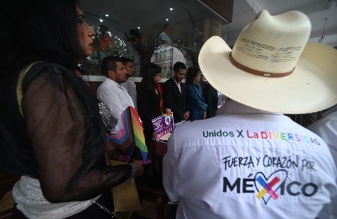 Integrantes de la comunidad LGBTTIQ+ hablaron sobre las propuestas de José Yunes para el sector. 