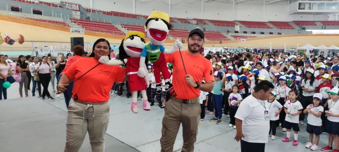 Con éxito se desarrolla en el Velódromo de Xalapa la Macro Feria Infantil Aprendo a Cuidarme, en las que  los asistentes de la región pueden participar en actividades lúdicas, recreativas y educativas en torno a la cultura del autocuidado. Hasta el 25 de mayo de  9:00 a 17:00 horas.