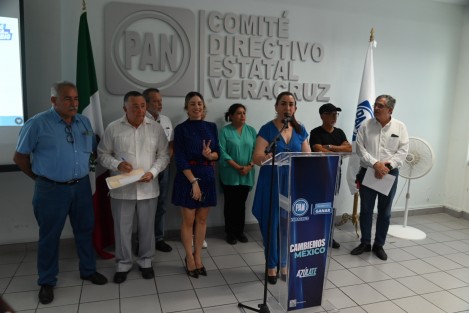 La diputada local Maribel Ramírez Topete, recordó que el 16 de mayo estaba programada una sesión y se aplazó para el 23 de mayo, la que también se pospuso. Agregó que se citó a sesión para el jueves 30 de mayo, pero todo parece indicar que habrá de cancelarse y posponerse. 