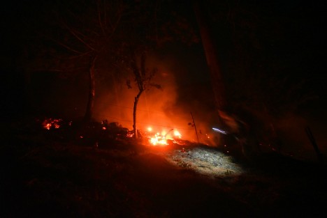 Gracias a los esfuerzos de los brigadistas voluntarios de las comunidades de Paso Panal, Rusia, Pocitos y PC Xico, se ha logrado controlar parte de los incendios- Lamentablemente el aire que sopla durante la noche y el intenso calor del día, los reactiva, lo que ha dificultado su extinción total. 