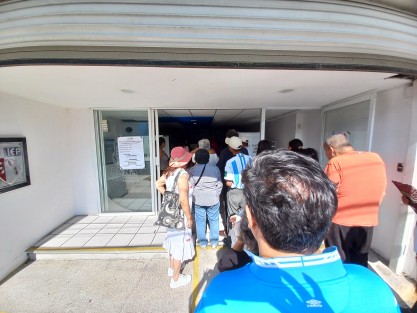 Como es ya costumbre, el retraso en la instalación de casillas y la madrugada de los votantes, generó algunas inconformidades entre quienes acudieron a emitir su voto a primera hora. Con el paso del tiempo la cuestión se normaliza. 