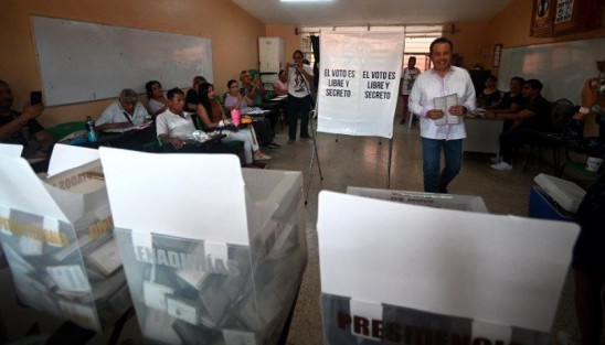  Como una elección de gran participación ciudadana, democrática y copiosa, calificó el gobernador Cuitláhuac García Jiménez la elección que tiene lugar este domingo en todo el país y particularmente en Veracruz. 