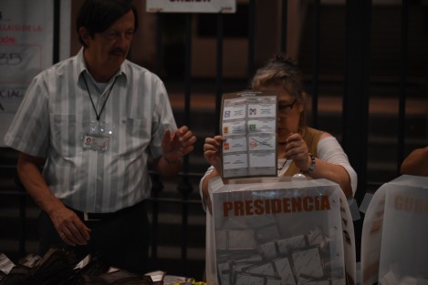 En las casillas de Palacio de Gobierno y Municipal el conteo se llevó a la vista de todos. 