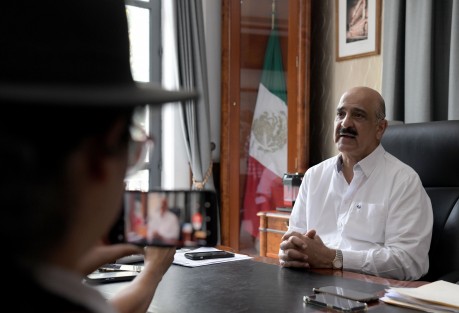 No se permitirá que Xalapa sea rehén de sabotajes y se atente contra el derecho ciudadano al agua, por lo que se interpondrá denuncia penal contra quien resulte responsable ante la Fiscalía General de la República (FGR) por el cierre de las válvulas en la presa Los Colibríes, afirmó el presidente municipal Ricardo Ahued Bardahuil.

