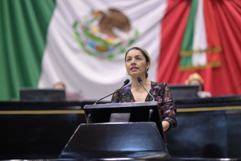 La diputada Maribel Ramírez Topete presentó ante el Pleno la iniciativa que reforma diversas disposiciones del Código Electoral del estado de Veracruz que busca combatir algunas prácticas contrarias a la ley en la que servidores públicos son coaccionados o utilizados para fines políticos.