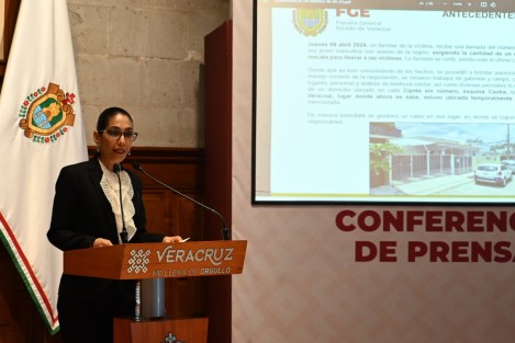 La fiscal del Estado, Verònica Hernández presentó una cronología de los hechos por la no localización de las víctimas Emma Lucía y Santiago, ocurrido en Poza Rica, Ver.. Foto: