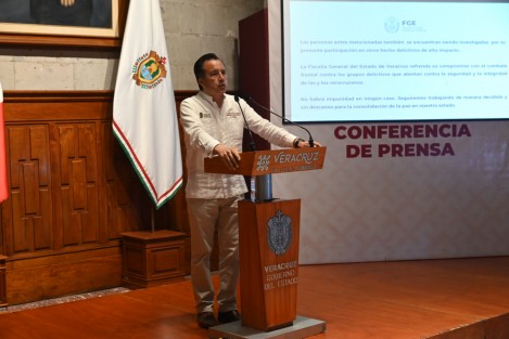 El gobernador Cuitláhuac García Jiménez, encabezó el informe sobre las víctimas Emma Lucía Bandala Herrera y Santiago Rodríguez Navarro en Poza Rica, así como la detención de objetivos prioritarios generadores de violencia en la entidad.