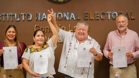Este domingo también se entregaron las constancias de mayoría a Senadores Electos. 