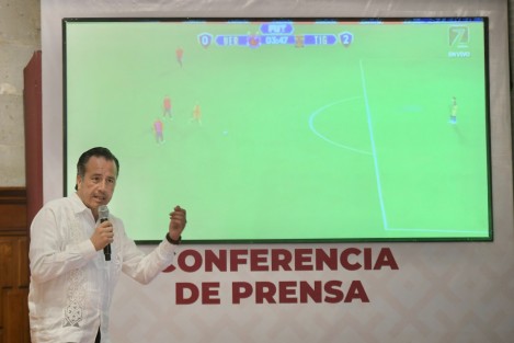 Para evitar que la historia de abandono y corrupción en el futbol profesional se repita, la entrega en comodato del Estadio Luis Pirata Fuente a la sociedad mercantil CF Veracruzano es condicional, con límite de 10 años y una revisión periódica bianual del cumplimiento de los acuerdos, manifestó el gobernador Cuitláhuac García Jiménez.