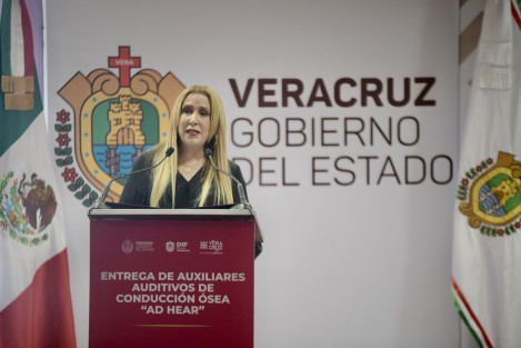 La directora del DIF, Rebeca Quintar Barceló, celebró la oportunidad de mejorar la calidad de vida de quienes enfrentan esta discapacidad, con el compromiso de ofrecer la igualdad de oportunidades a todas y todos.