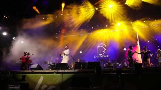 Con éxito y rompiendo récord de asistencia, inició el Salsa Fest 2024. 