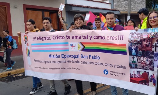 Este sábado la marcha del Orgullo e Inclusión LGBTQ recorrió las calles de Xalapa, desde el panteón Palo Verde hacia el centro de la capital. 