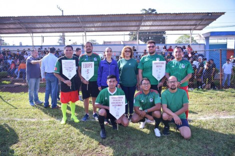  En un ambiente de camaradería, la Fiscalía General del Estado, llevó a cabo un torneo relámpago de fútbol, en conmemoración al Día del Padre. 