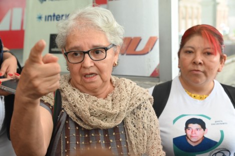 Criticaron que fue muy tajante con esta acción ante las quejas de vecinos, de quienes sospechan están manipulados para oponerse a la construcción.