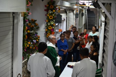 Con misa, locatarios del mercado Galeana se preparan para reabrir las instalaciones, luego de la remodelación que hizon personal del ayuntamiento.