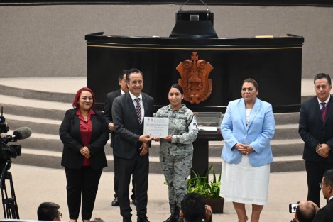 También se reconoció a brigadistas, policías, Guardia Nacional y militares de Sedena.