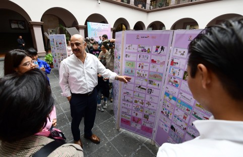 Con el fin de visibilizar el trabajo infantil y realizar acciones que contribuyan a su erradicación, autoridades estatales y municipales encabezadas por el alcalde Ricardo Ahued Bardahuil inauguraron la Exposición de trabajos del primer concurso de dibujos elaborados por niñas, niños y adolescentes sobre este tema.