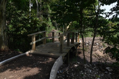 Puentes de madera, senderos con gravilla, bancas y hasta un mirador serán parte de los atractivos de esta remodelación que se realiza justo a lado del seminario mayor y atrás la escuela secundaria 105.