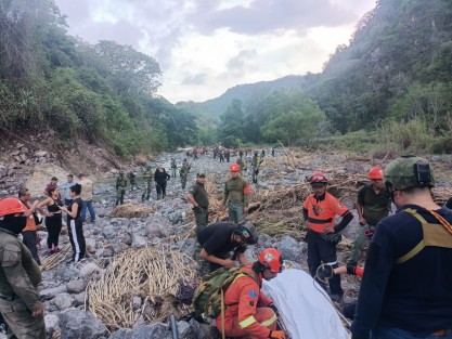 Gracias a los trabajos de búsqueda por parte del personal de Escuadrón Nacional de Rescate; Policía Estatal, Policía Municipal de las ciudades aledañas y de Protección Civil ya fue encontrado tercer cuerpo del tercer elemento de la Policía Municipal de Tepetlán.