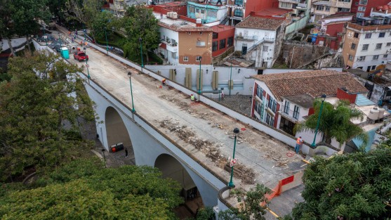 Derivado del proceso constructivo que se realiza en la calle Rafael Lucio, el tránsito tanto vehicular como peatonal se limitará en el tramo que va de la calle Tamborrell a Abasolo. 