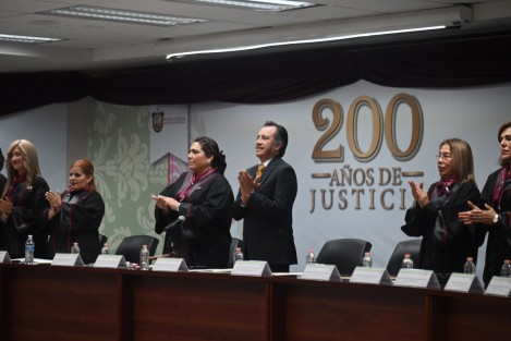 El Tribunal Superior de Justicia y el Consejo de la Judicatura conmemoraron los 200 años del Poder Judicial del Estado de Veracruz. El acto fue encabezado por la magistrada Lisbeth Aurelia Jiménez Aguirre, así como por el gobernador Cuitláhuac García Jiménez. 