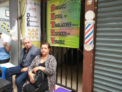 Integrantes del  Sindicato Estatal de Trabajadores de la Educación de Veracruz tomaron la Dirección General de Bachilleratos, en reclamo a la promesa incumplida de la SEV para las recategorizaciones, declararon. 