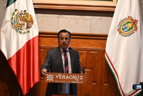 Aplaudimos y aceptamos la recomendación porque siempre estaremos del lado del medio ambiente y los usuarios; se informará al organismo sobre las decisiones tomadas hace años y desde nuestras atribuciones, enfatizó el gobernador Cuitláhuac García Jiménez en conferencia de prensa.