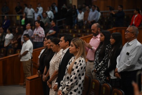 Con un minuto de silencio y uno de aplausos así como la proyección de un video, se recordó en el pleno del Congreso local al diputado Fernando Arteaga Aponte, recientemente fallecido. 